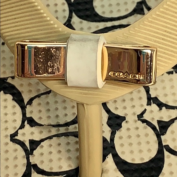 COACH Amel Rubber Signature C Bow Flip Flops Milk - Picture 4 of 10